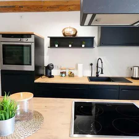 Cozy 2-bedroom With Mosel Views In Apartment Traben-Trarbach