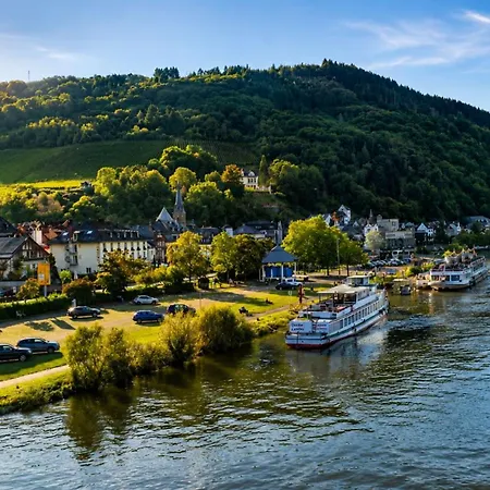 Cozy 2-bedroom With Mosel Views In *